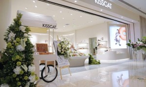 KISSCAT「城市绿洲」概念空间全国首发：以舒适自然美学开启2025品牌新篇章